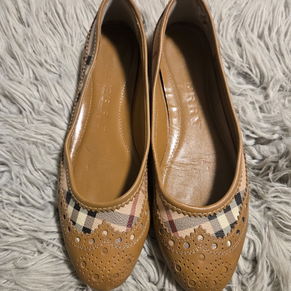 Burberry Flats Size 7.5